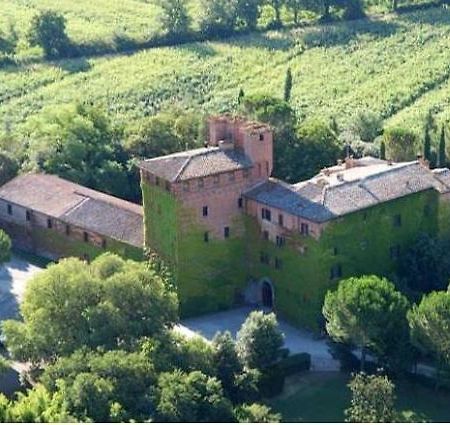 Castello Di San Fabiano Guest House Монтерони-д'Арбия Экстерьер фото